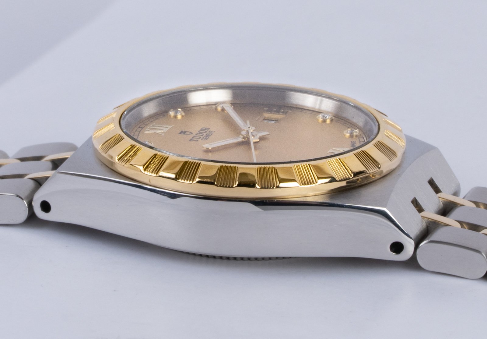 Tudor Ladies Royal 28mm m28303-0006 - 2024 Diamond Champagne Dial
