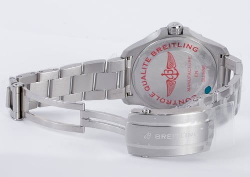 Open Clasp Shot of Avenger GMT 44