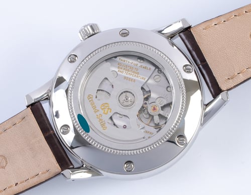 Caseback of GMT Elegance