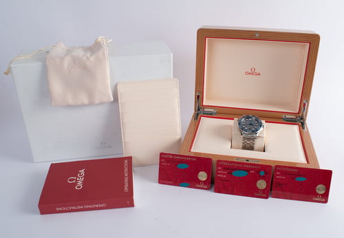 Box / Paper shot of Seamaster Diver 300M