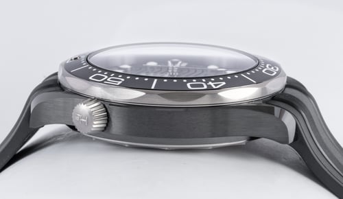 9' Side Shot of Seamaster Diver 43.5MM