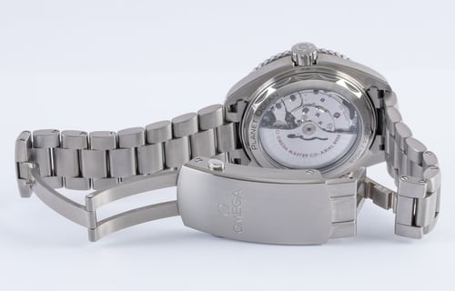 Open Clasp Shot of Seamaster Planet Ocean Master 43.5MM