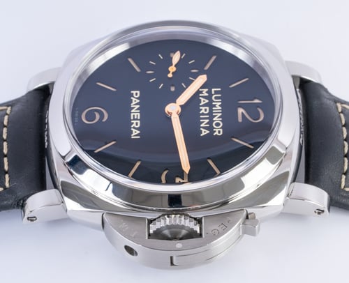 Crown Side Shot of Luminor 1950 3 Days 47mm