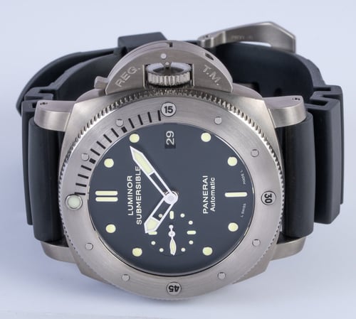 Front View of Luminor Submersible 47MM