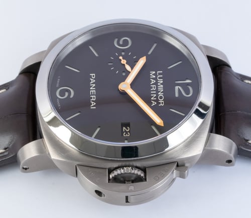 Crown Side Shot of Luminor 1950 3 Days