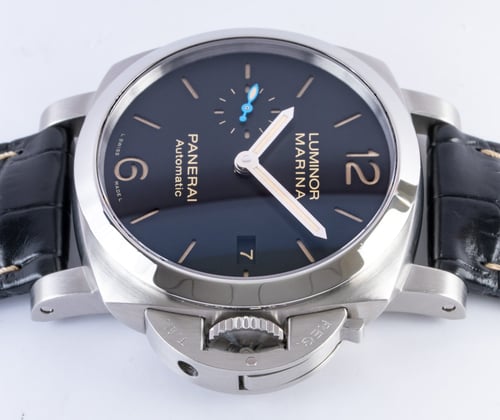 Crown Side Shot of Luminor Marina 1950 3 Days 42mm