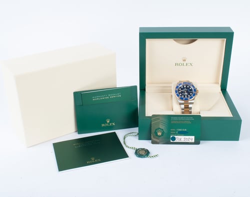 Box / Paper shot of Submariner Date 41