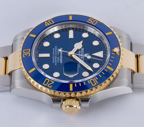 Crown Side Shot of Submariner Date 41