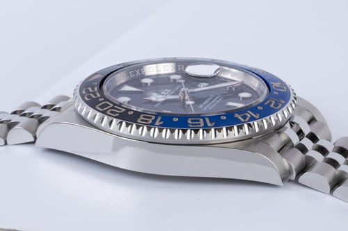 9' Side Shot of GMT-Master II 'Batgirl'