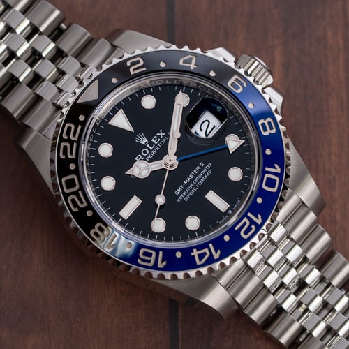 Stylied photo of  of GMT-Master II 'Batgirl'