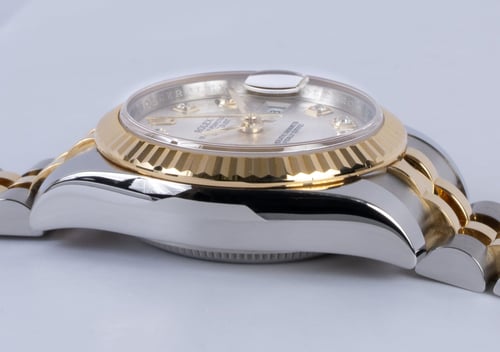 9' Side Shot of Ladies Datejust