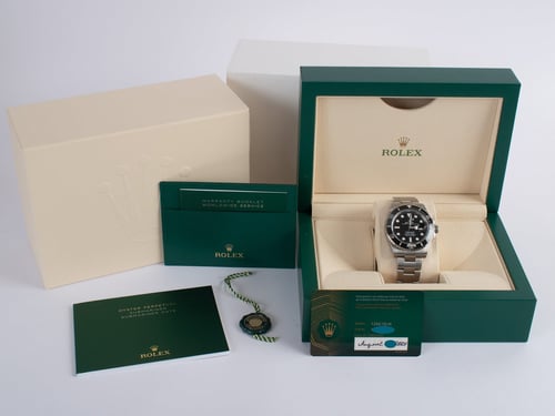 Box / Paper shot of Submariner Date 41