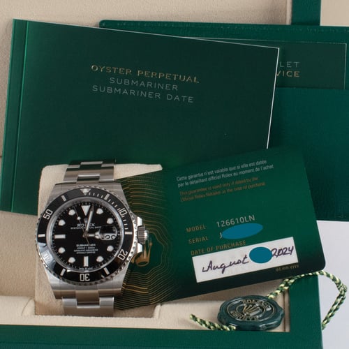 View in Box of Submariner Date 41