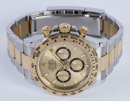 Front View of Daytona Cosmograph