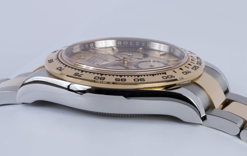 9' Side Shot of Daytona Cosmograph