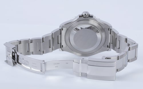 Open Clasp Shot of Yacht-Master 40