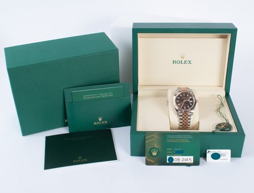 Box / Paper shot of Datejust 41