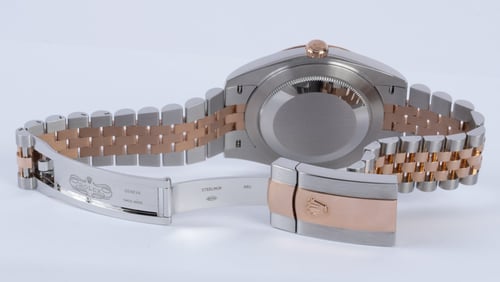 Open Clasp Shot of Datejust 41