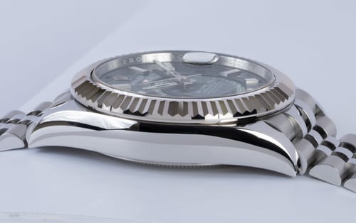 9' Side Shot of Sky-Dweller