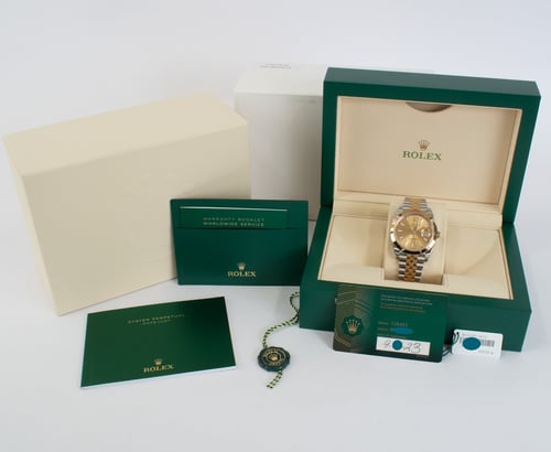 Box / Paper shot of Datejust 41