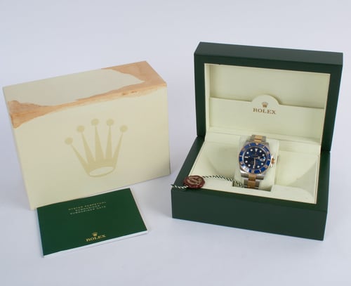 Box / Paper shot of Submariner Date
