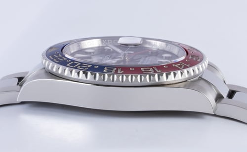9' Side Shot of GMT-Master II 'Pepsi'