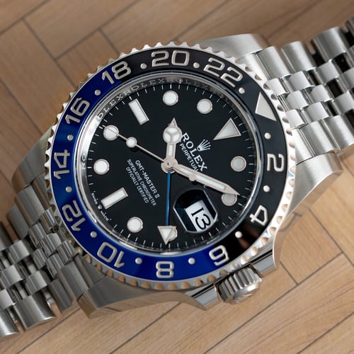 Stylied photo of  of GMT-Master II 'Batgirl'