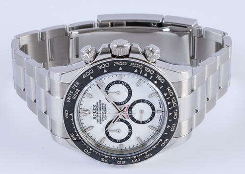 Front View of Daytona Cosmograph