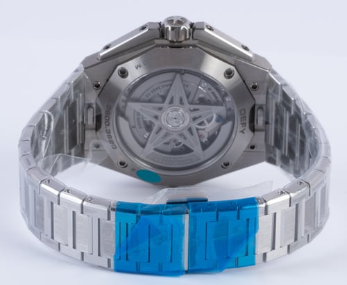 Rear / Band View of Defy Extreme Diver