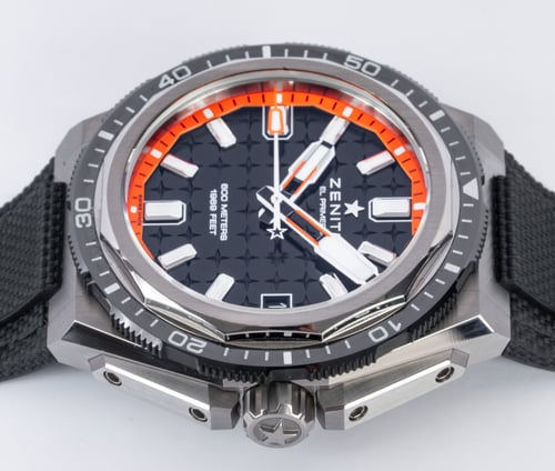 Crown Side Shot of Defy Extreme Diver