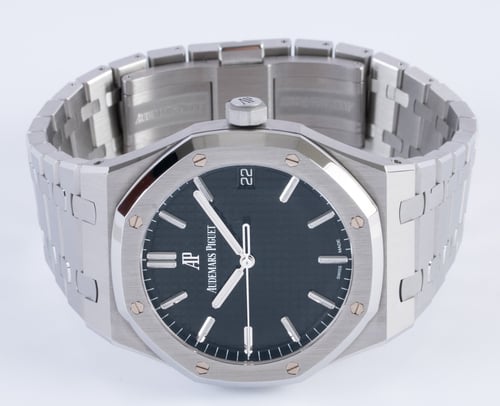 Front View of Royal Oak 41