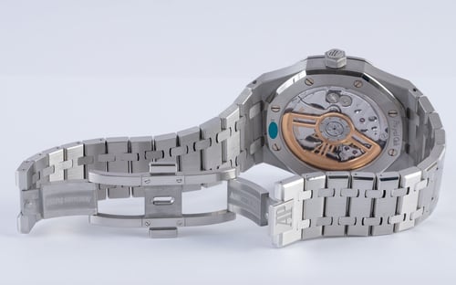 Open Clasp Shot of Royal Oak 41
