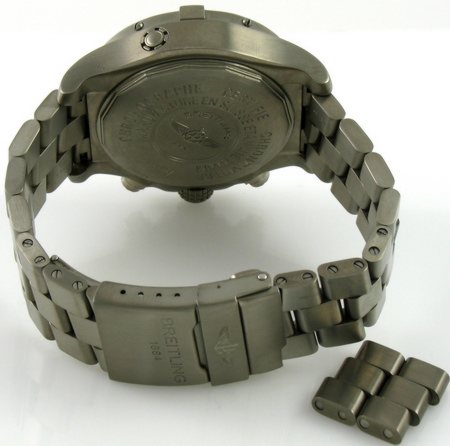Rear / Band View of Chrono Avenger M1