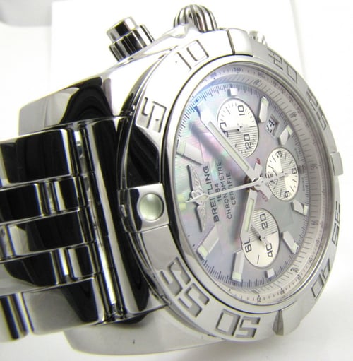 Dial Shot of Chronomat 44