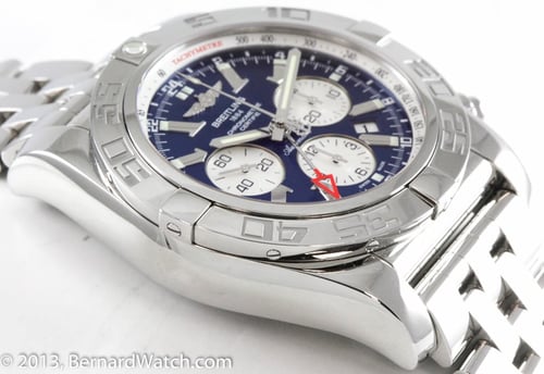 9' Side Shot of Chronomat B04 GMT