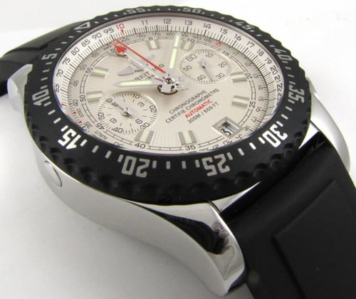 9' Side Shot of Skyracer Raven Chronograph