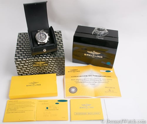 Box / Paper shot of Avenger Skyland Chronograph