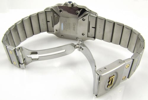 Open Clasp Shot of Santos Gal