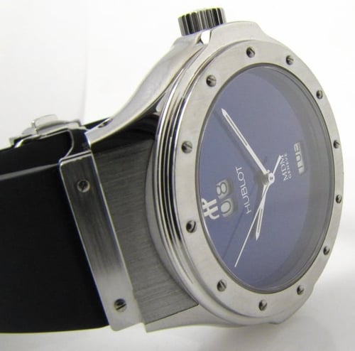 Dial Shot of Classic Grand Quantieme