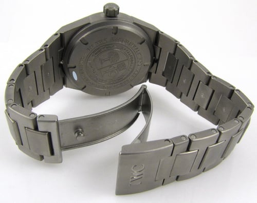 Open Clasp Shot of Ingenieur AMG