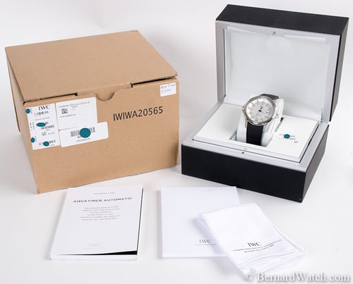 Box / Paper shot of Aquatimer