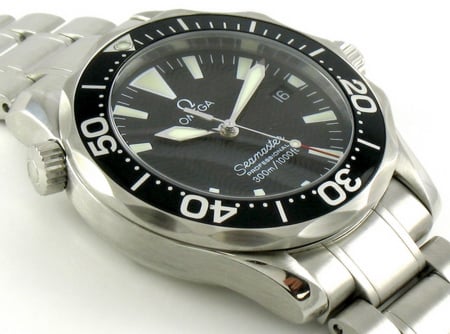 9' Side Shot of Seamaster Professional Midsize