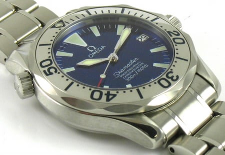 9' Side Shot of Seamaster Professional Midsize