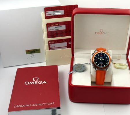 Box / Paper shot of Seamaster Planet Ocean XL