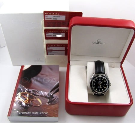 Box / Paper shot of Seamaster Planet Ocean XL