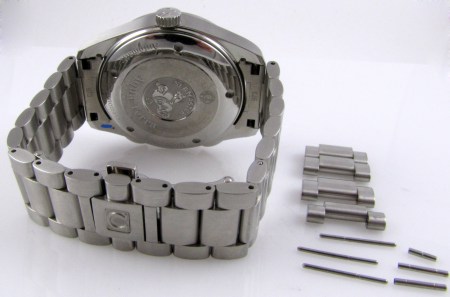 Rear / Band View of Seamaster NZL-32