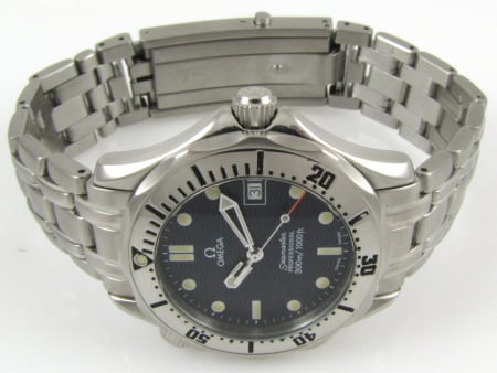 Front View of Seamaster Professional Midsize