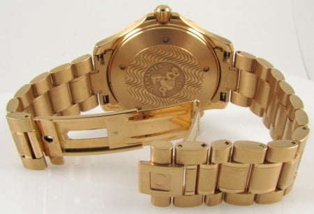 Open Clasp Shot of Seamaster Professional