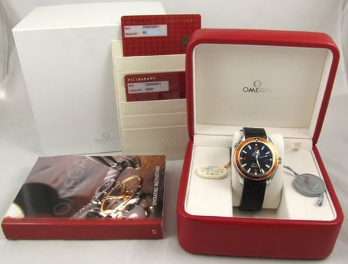 Box / Paper shot of Seamaster Planet Ocean