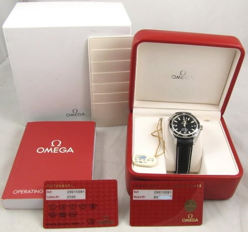 Box / Paper shot of Seamaster Planet Ocean